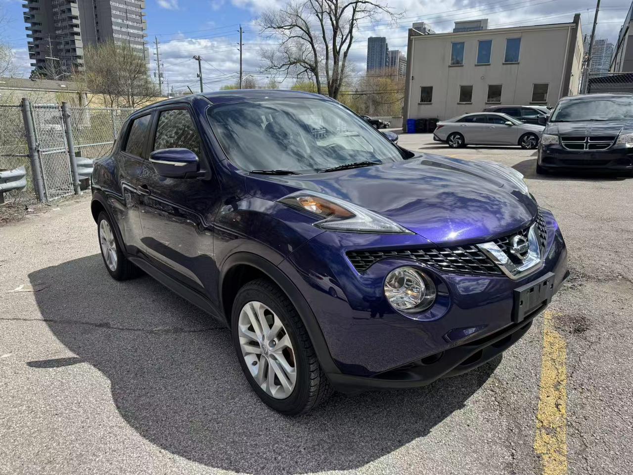 2016 Nissan Juke 5DR WGN CVT SV FWD Photo