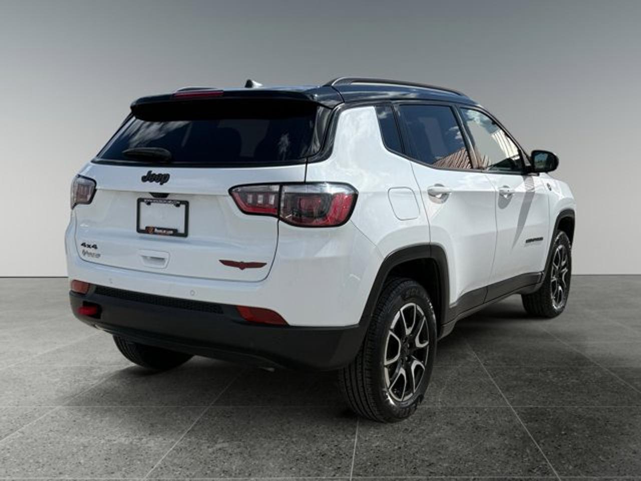 2024 Jeep Compass Trailhawk - Photo #5