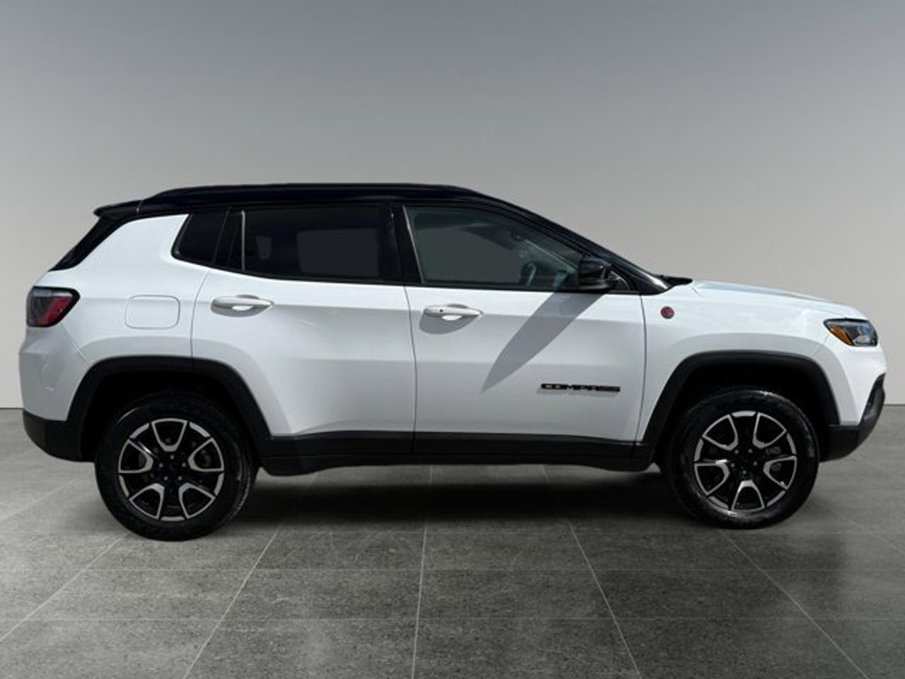 2024 Jeep Compass Trailhawk Photo