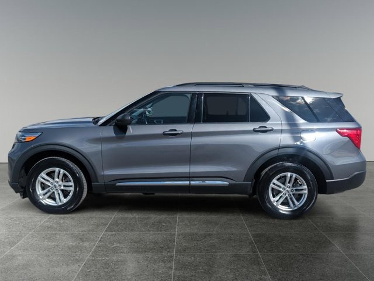 2021 Ford Explorer XLT - Photo #3