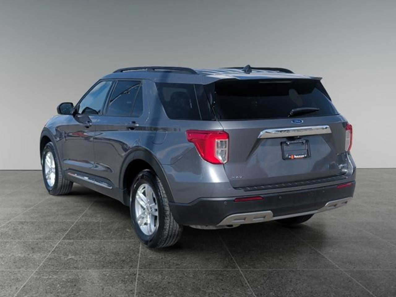 2021 Ford Explorer XLT - Photo #4