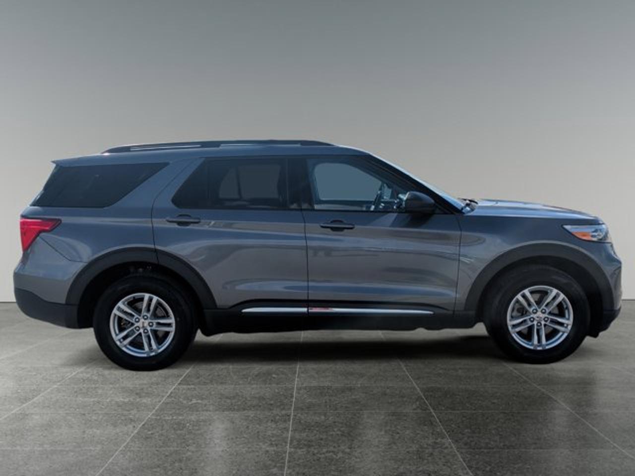 2021 Ford Explorer XLT Photo