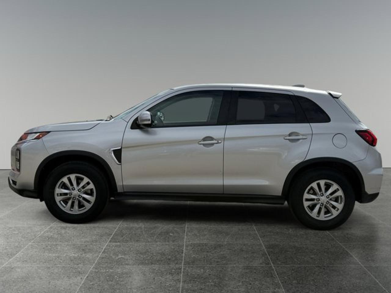 2021 Mitsubishi RVR SE Photo
