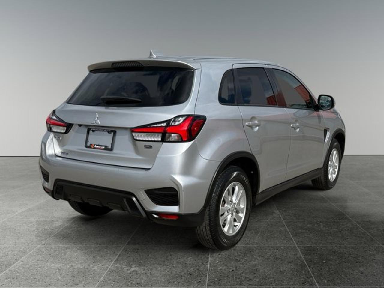 2021 Mitsubishi RVR SE - Photo #4