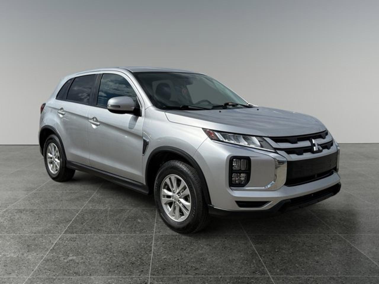 2021 Mitsubishi RVR SE Photo