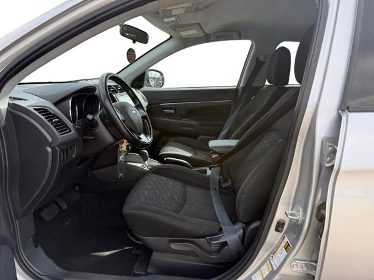 2021 Mitsubishi RVR SE Photo