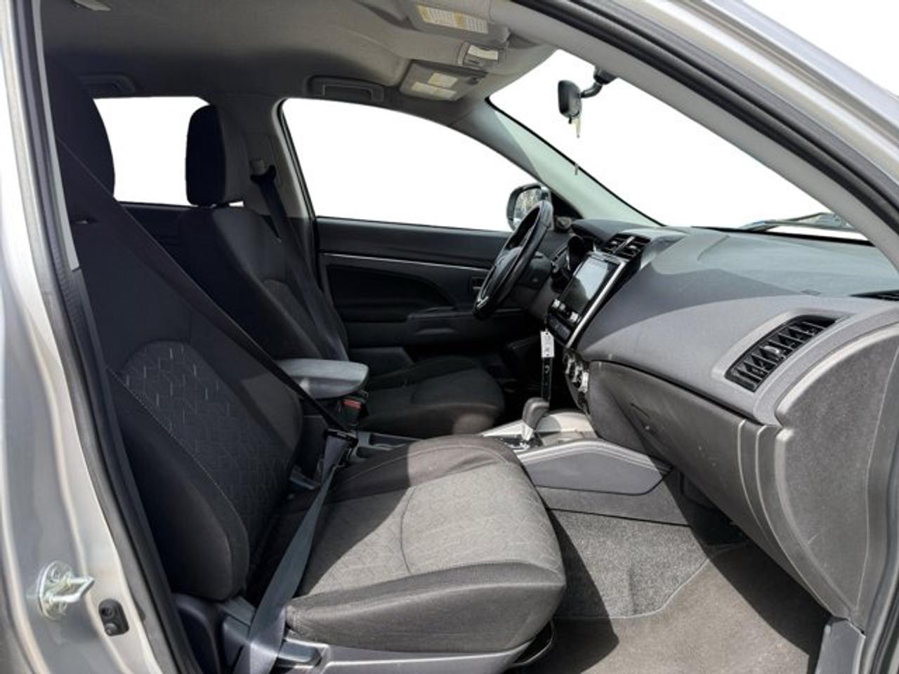 2021 Mitsubishi RVR SE - Photo #11