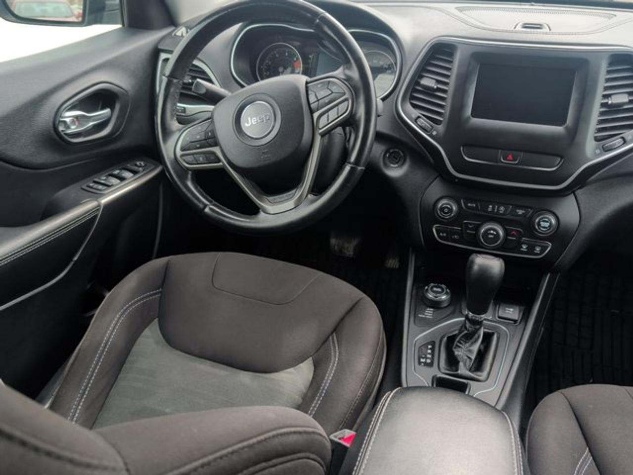 2019 Jeep Cherokee North - Photo #14