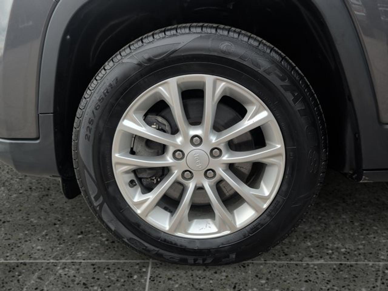 2019 Jeep Cherokee North Photo