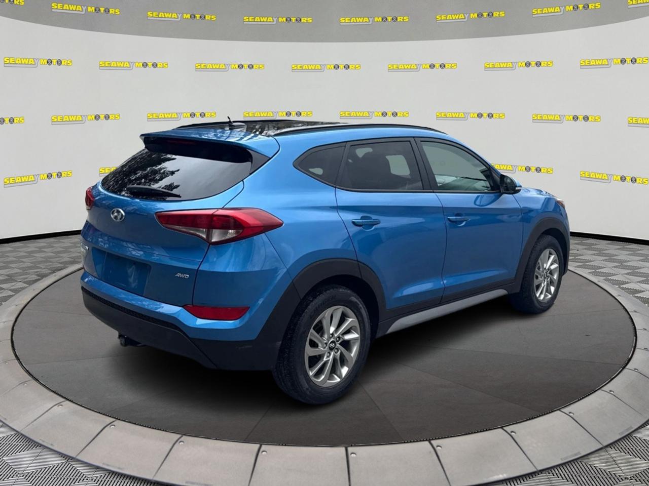 2017 Hyundai Tucson SE Photo2