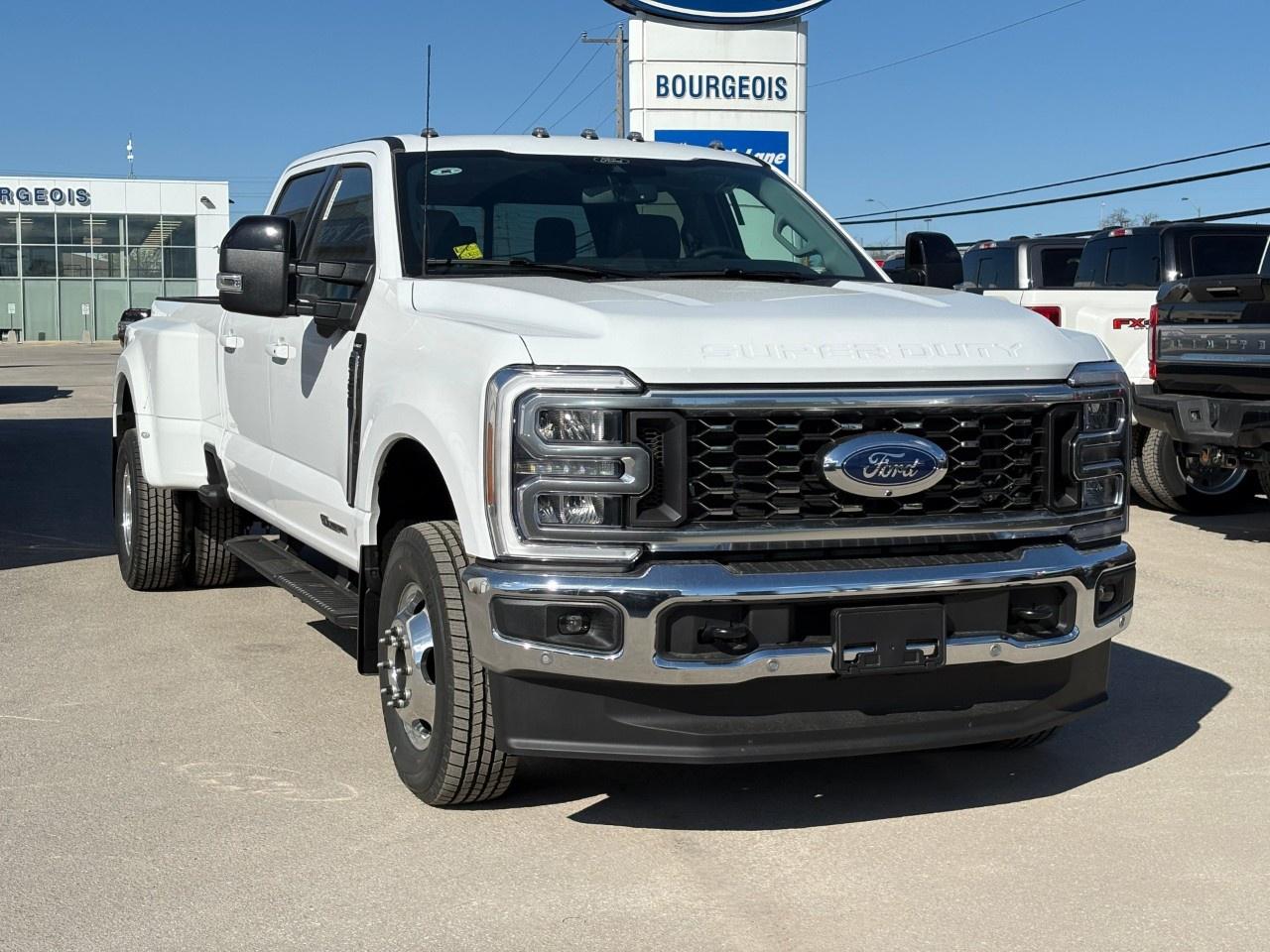 2026 Ford F-350 Super Duty DRW LARIAT 4WD CREW CAB 8' BOX Photo