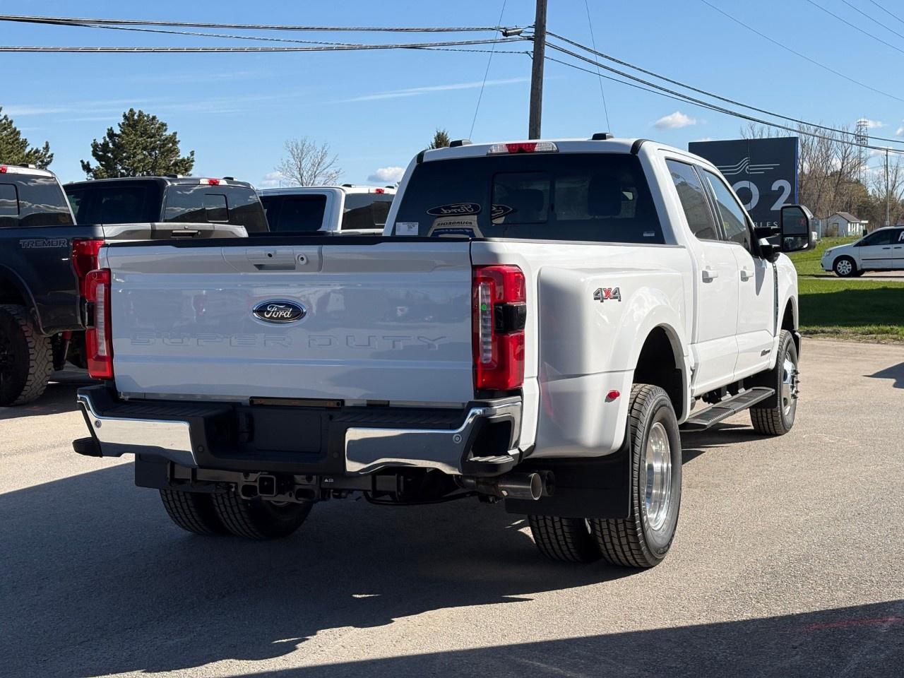 2026 Ford F-350 Super Duty DRW LARIAT 4WD CREW CAB 8' BOX Photo
