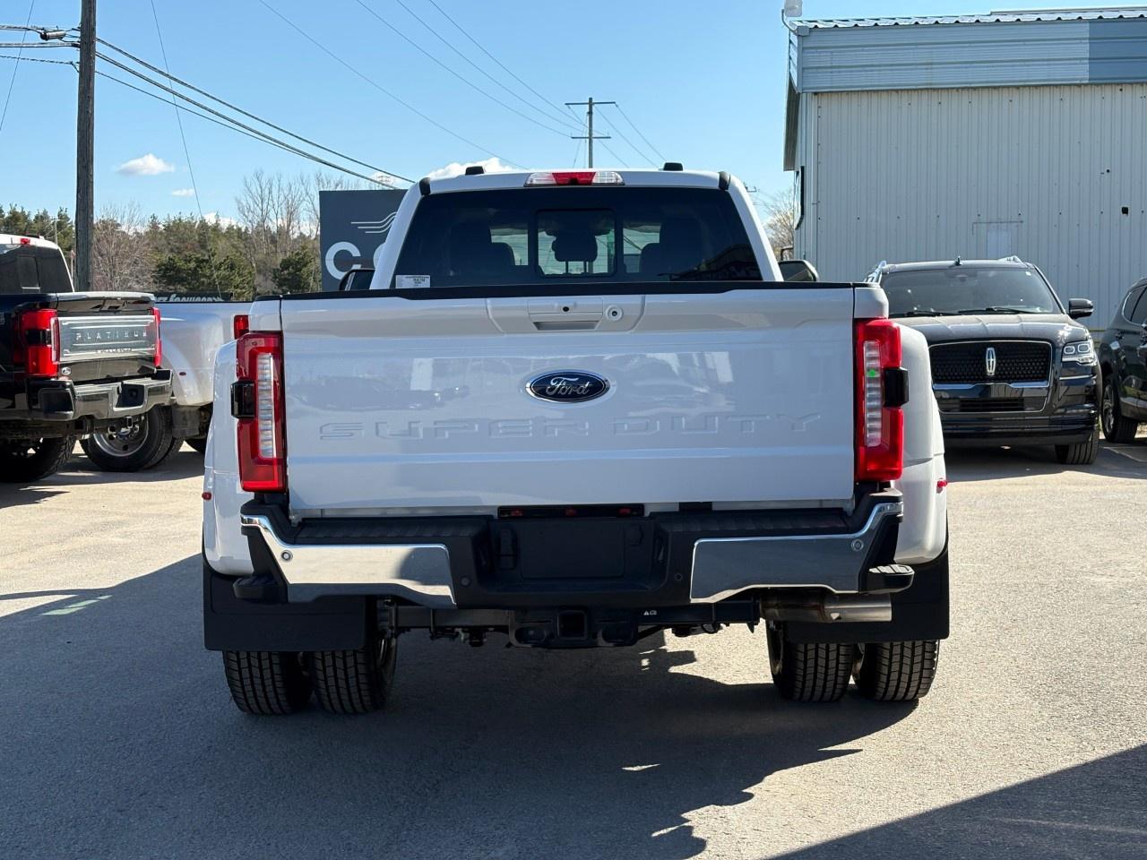 2026 Ford F-350 Super Duty DRW LARIAT 4WD CREW CAB 8' BOX Photo