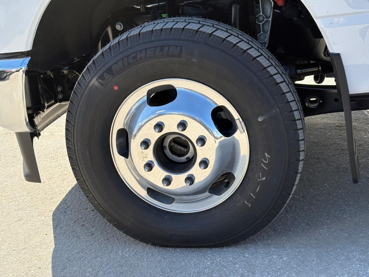 2026 Ford F-350 Super Duty DRW LARIAT 4WD CREW CAB 8' BOX Photo
