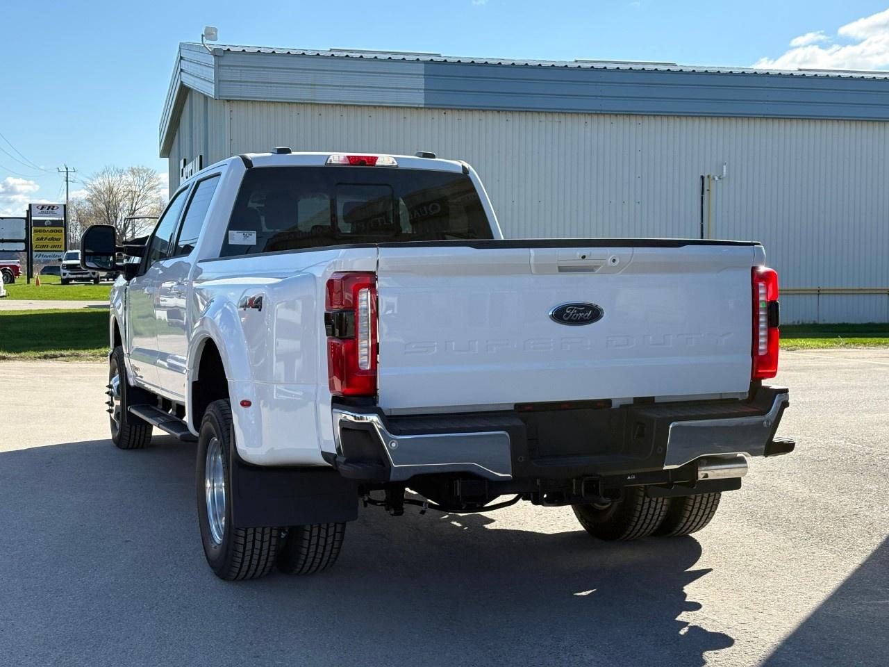 2026 Ford F-350 Super Duty DRW LARIAT 4WD CREW CAB 8' BOX Photo