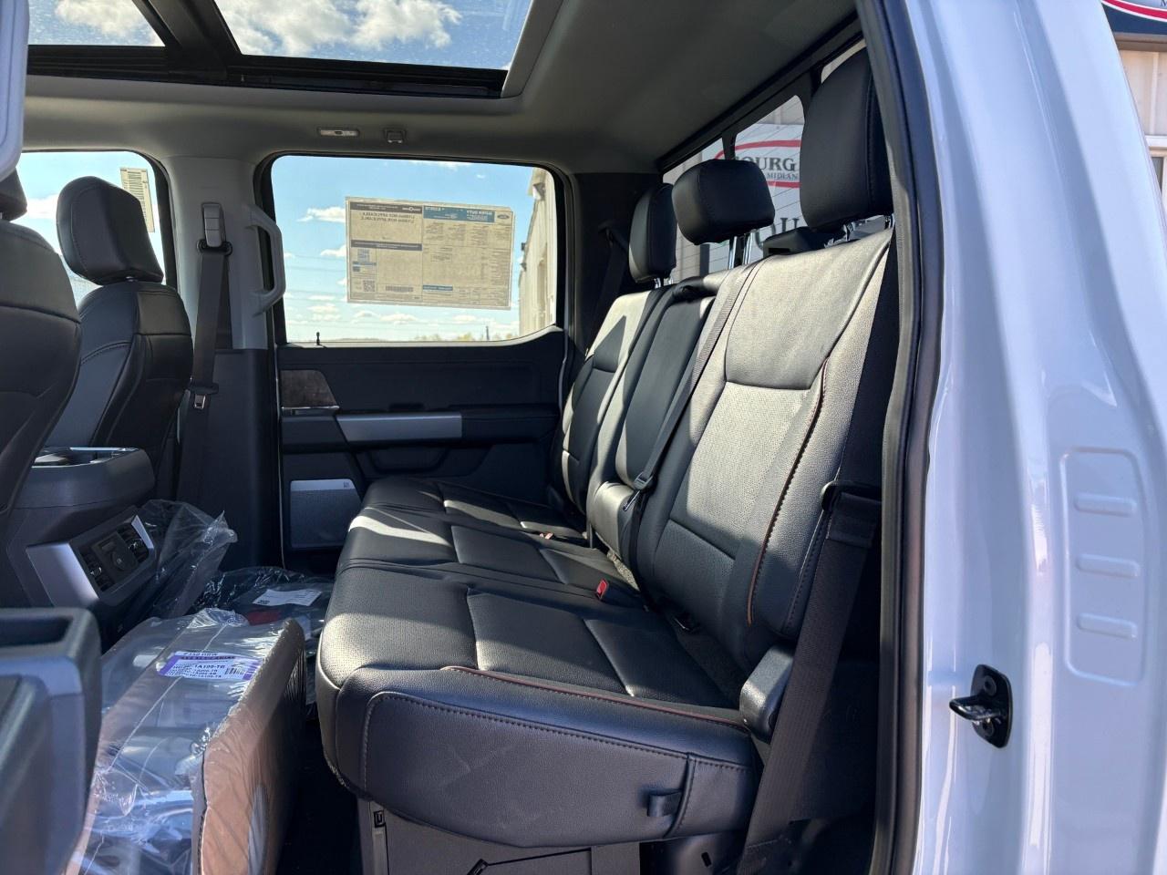 2026 Ford F-350 Super Duty DRW LARIAT 4WD CREW CAB 8' BOX Photo