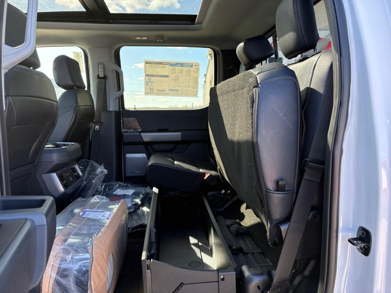 2026 Ford F-350 Super Duty DRW LARIAT 4WD CREW CAB 8' BOX Photo
