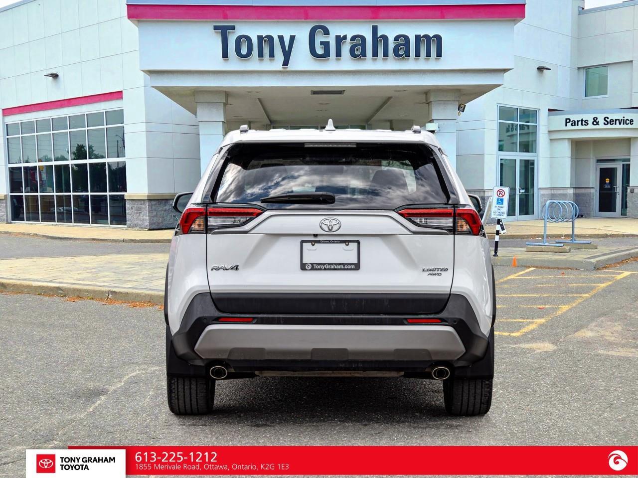 2023 Toyota RAV4 LIMITED  Photo4