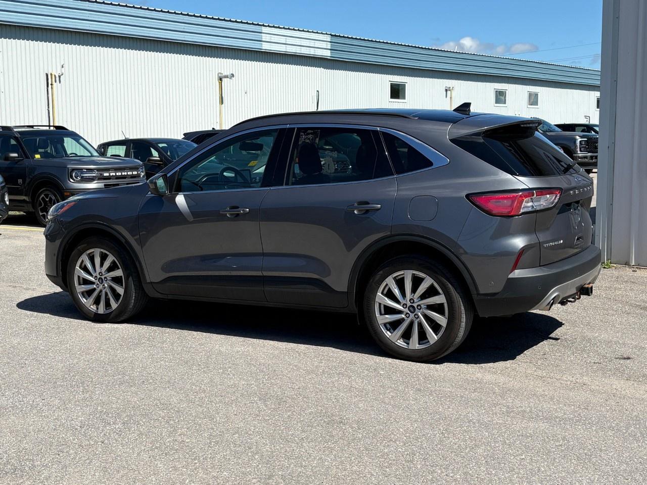 2021 Ford Escape Titanium AWD Photo