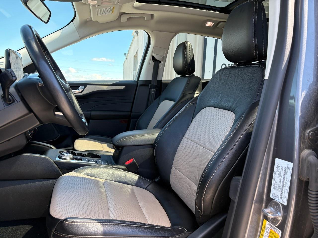 2021 Ford Escape Titanium AWD Photo