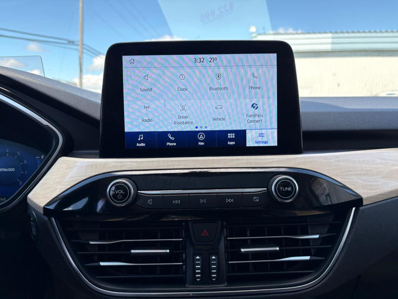 2021 Ford Escape Titanium AWD Photo