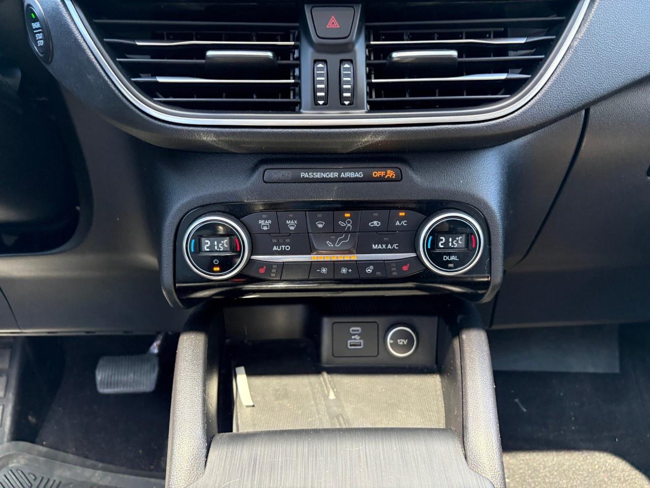 2021 Ford Escape Titanium AWD Photo