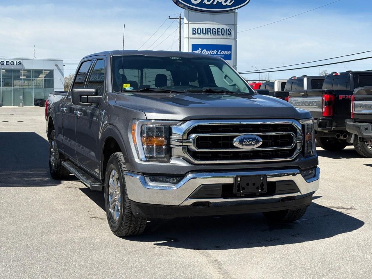 2022 Ford F-150 XLT 4WD SuperCrew 6.5' Box Photo3