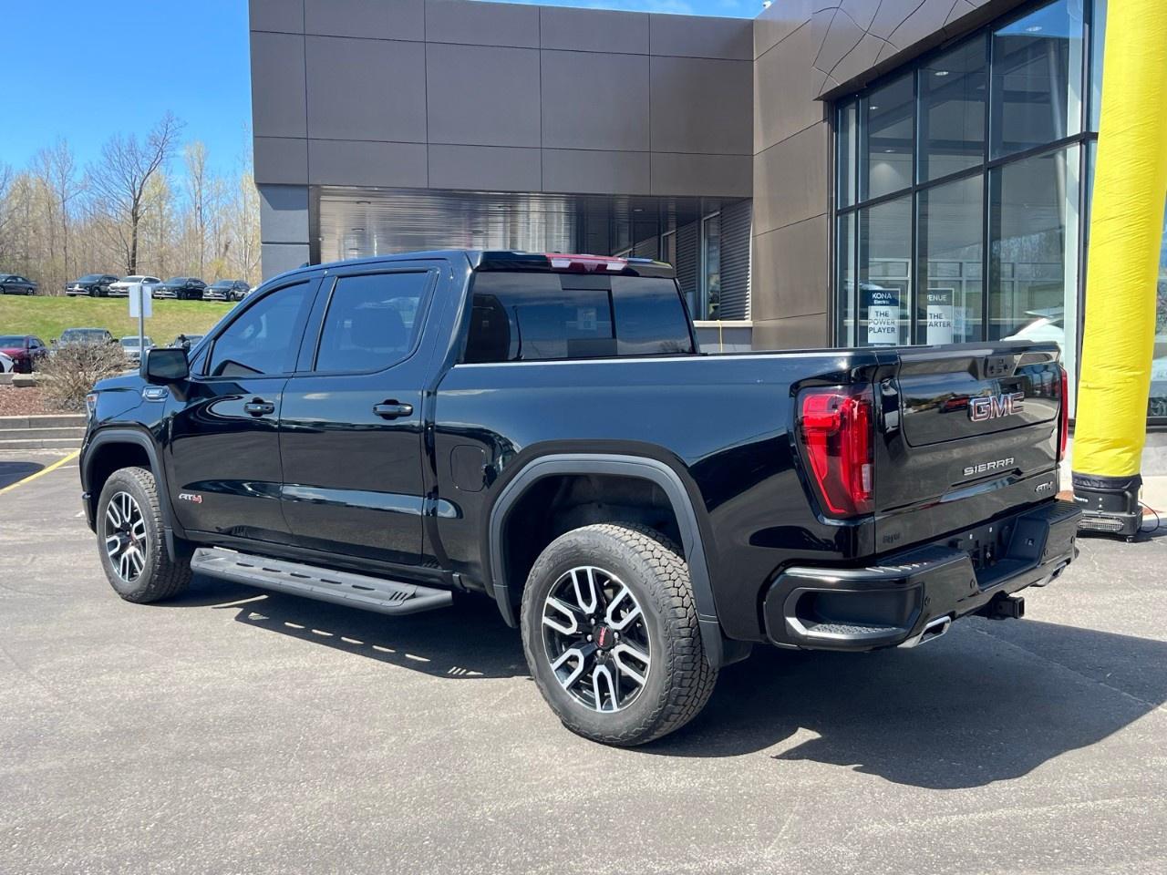 2024 GMC Sierra 1500 Crew Cab Short Box 4-Wheel Drive AT4 Photo4