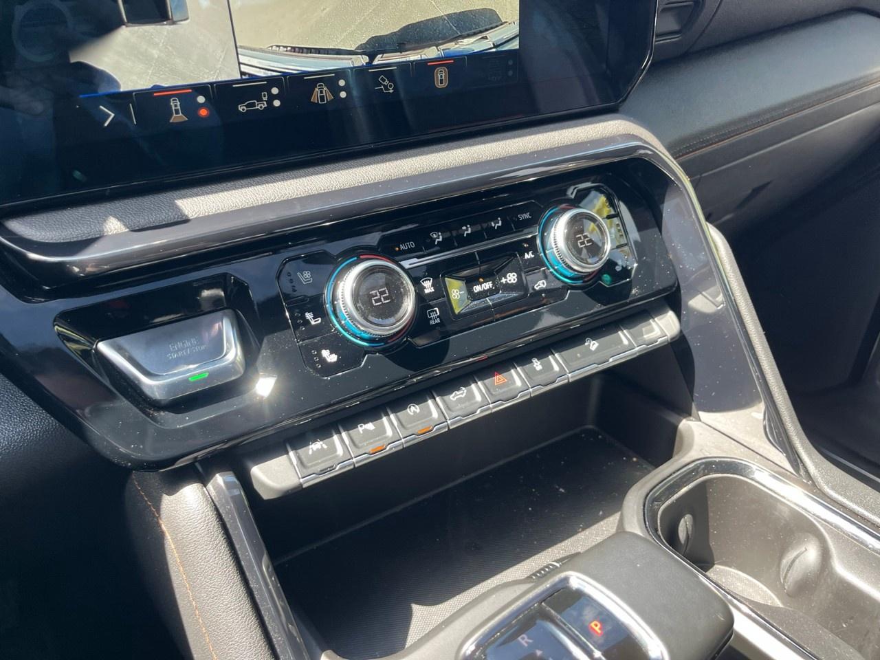 2024 GMC Sierra 1500 Crew Cab Short Box 4-Wheel Drive AT4 Photo