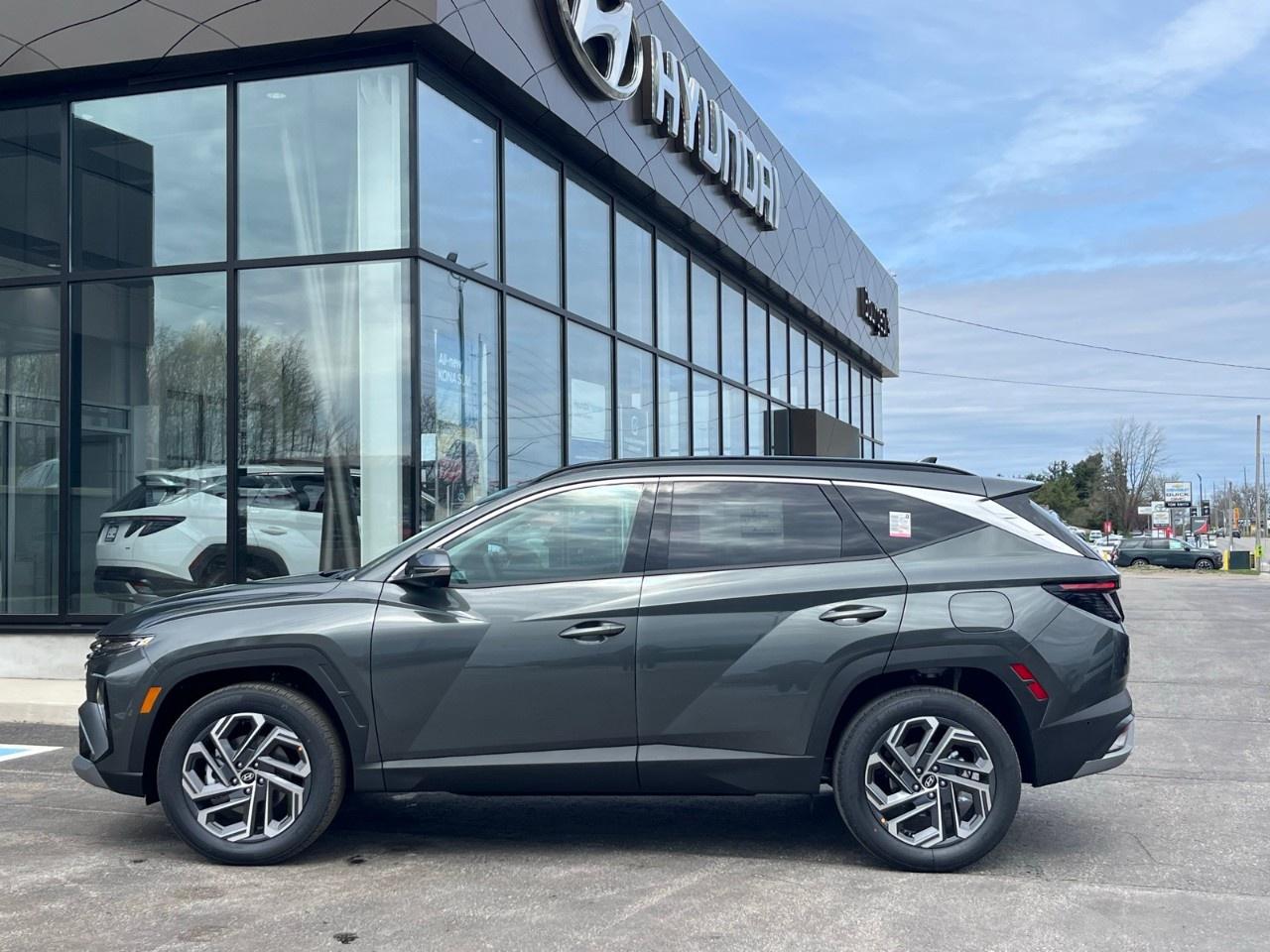 2026 Hyundai Tucson Hybrid Ultimate AWD Photo2
