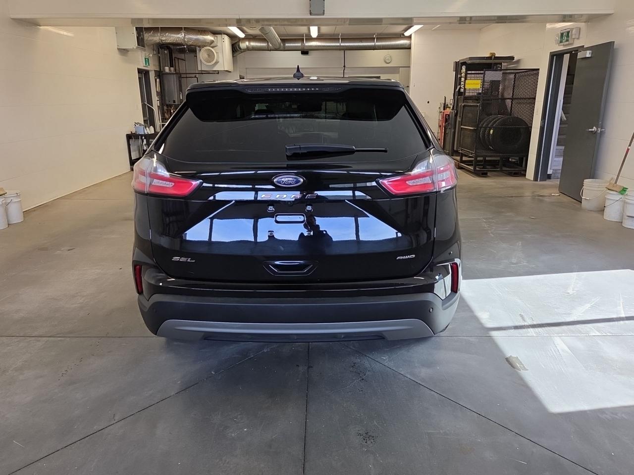2024 Ford Edge SEL Photo3
