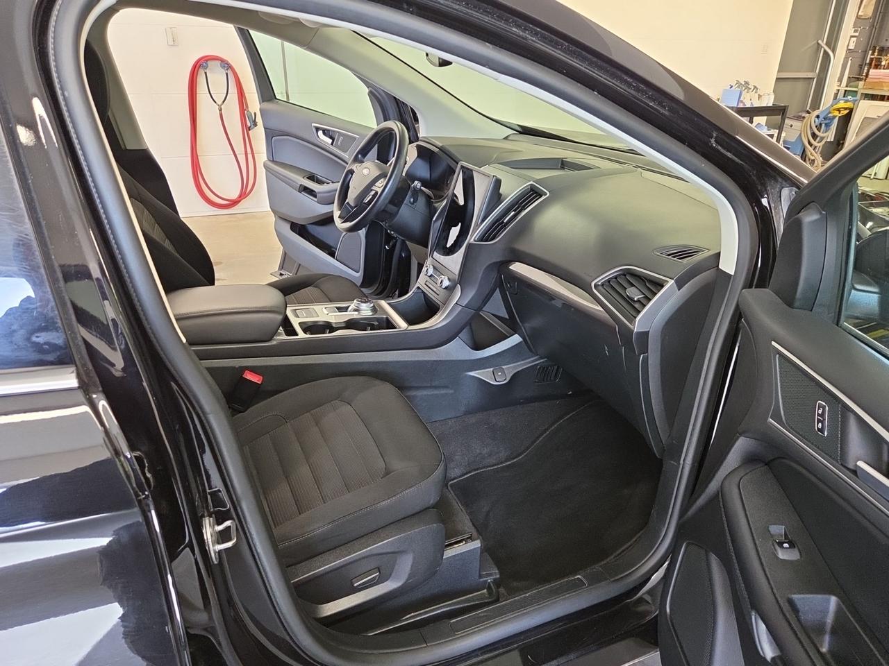 2024 Ford Edge SEL Photo