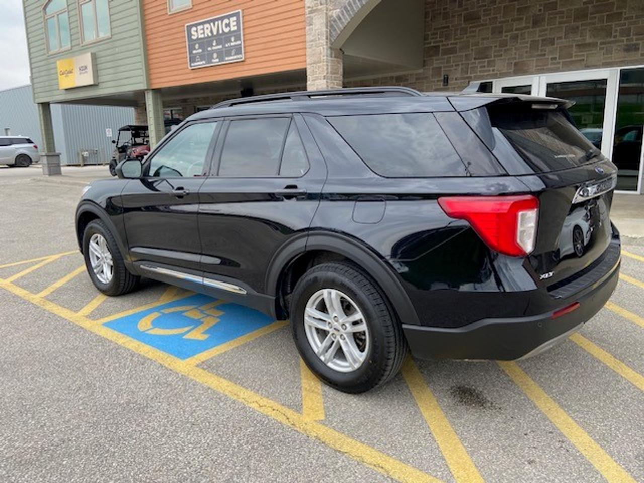 2024 Ford Explorer XLT Photo