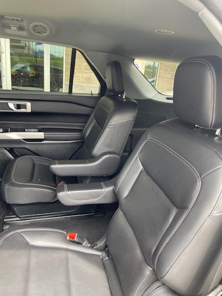 2024 Ford Explorer XLT 4WD Photo
