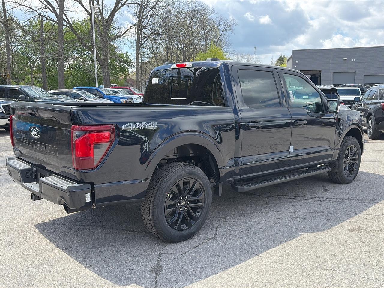2026 Ford F-150 XLT 4WD SuperCrew 5.5' Box Photo4