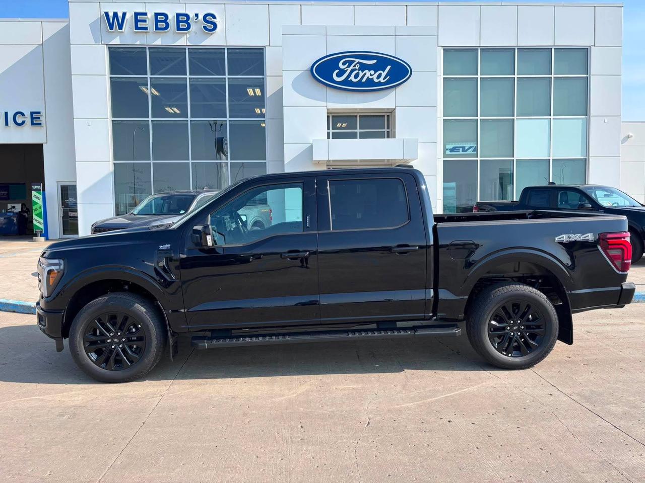 2026 Ford F-150 Lariat 4WD SuperCrew 5.5' Box Photo4
