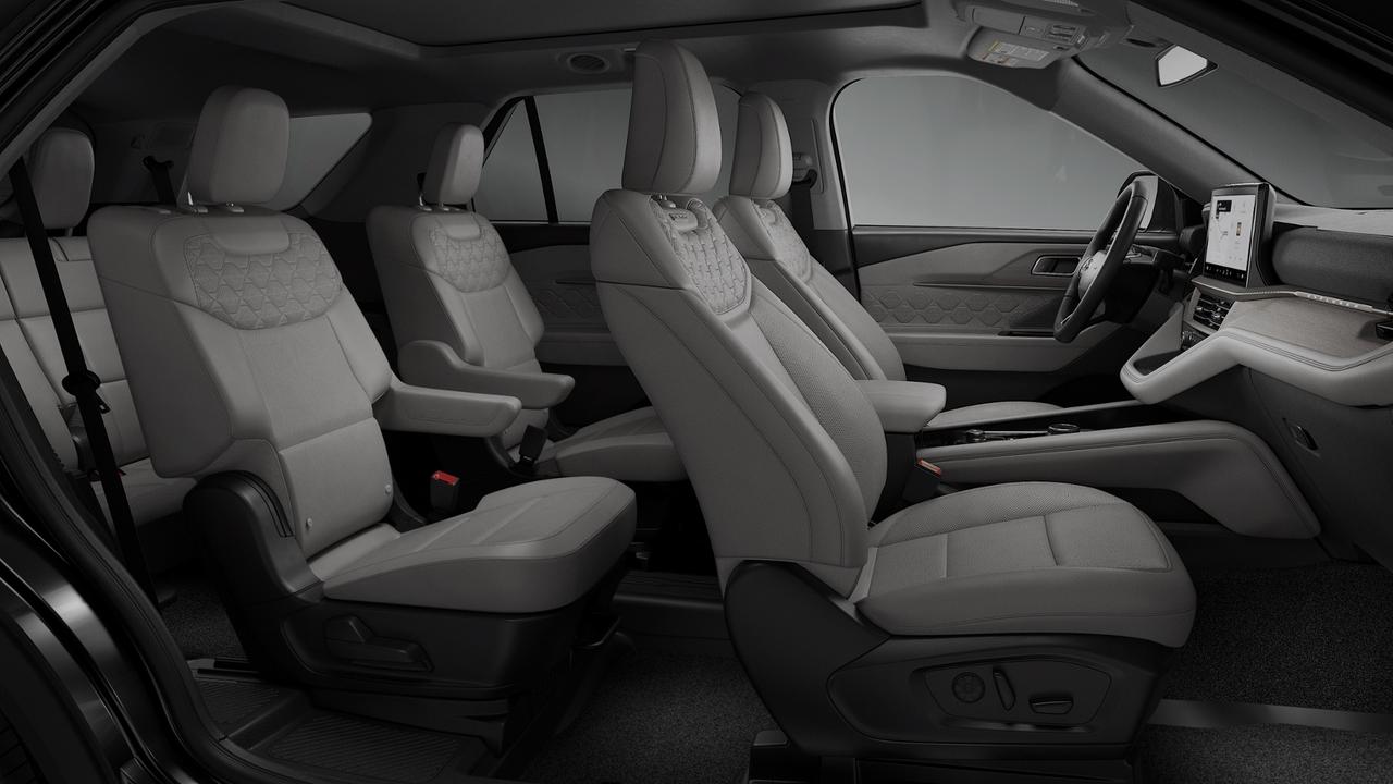 2026 Ford Explorer Platinum Photo5