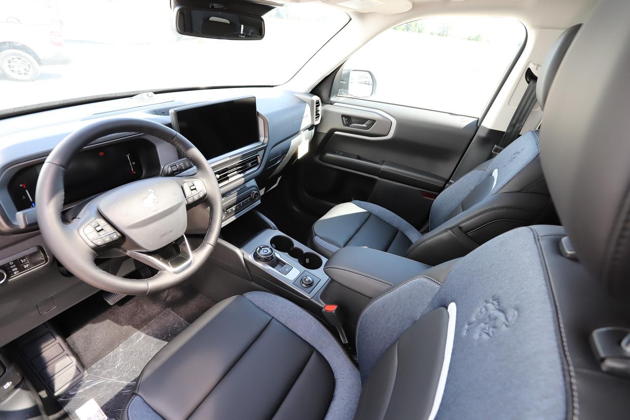2026 Ford Bronco Sport Outer Banks 4x4 Photo2