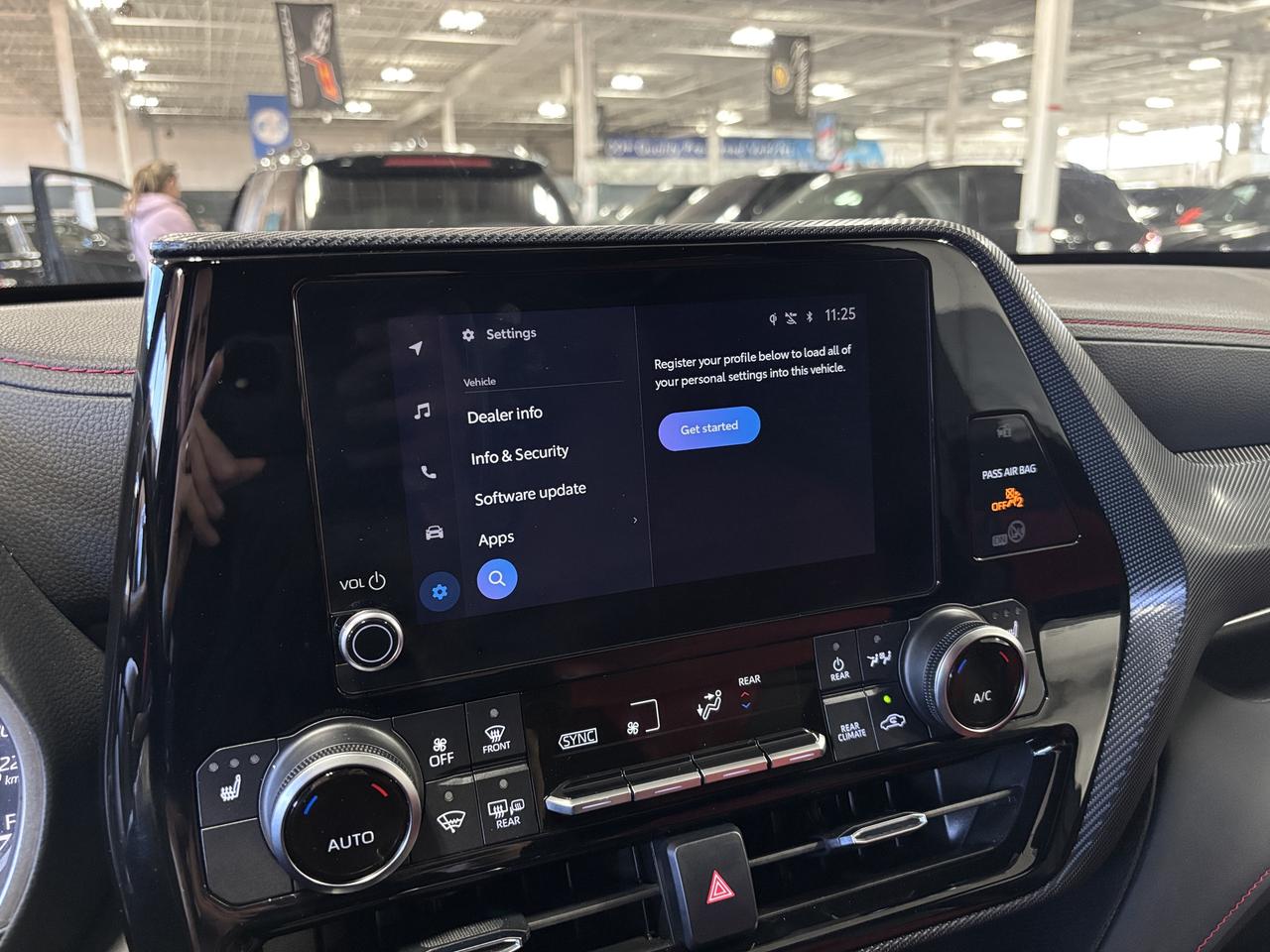2023 Toyota Highlander XSE|AWD|REDLEATHER|7PASSENGER|BACKUPCAM|SUNROOF|++ Photo