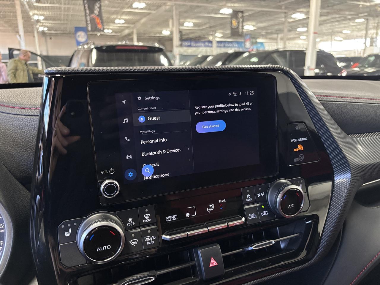 2023 Toyota Highlander XSE|AWD|REDLEATHER|7PASSENGER|BACKUPCAM|SUNROOF|++ Photo