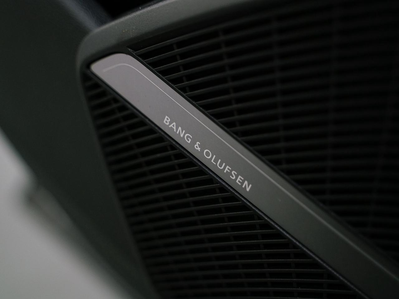 2022 Audi SQ5 Sportback TECHNIK | S-LINE | CARBON TRIM | HUD | CARPLAY Photo