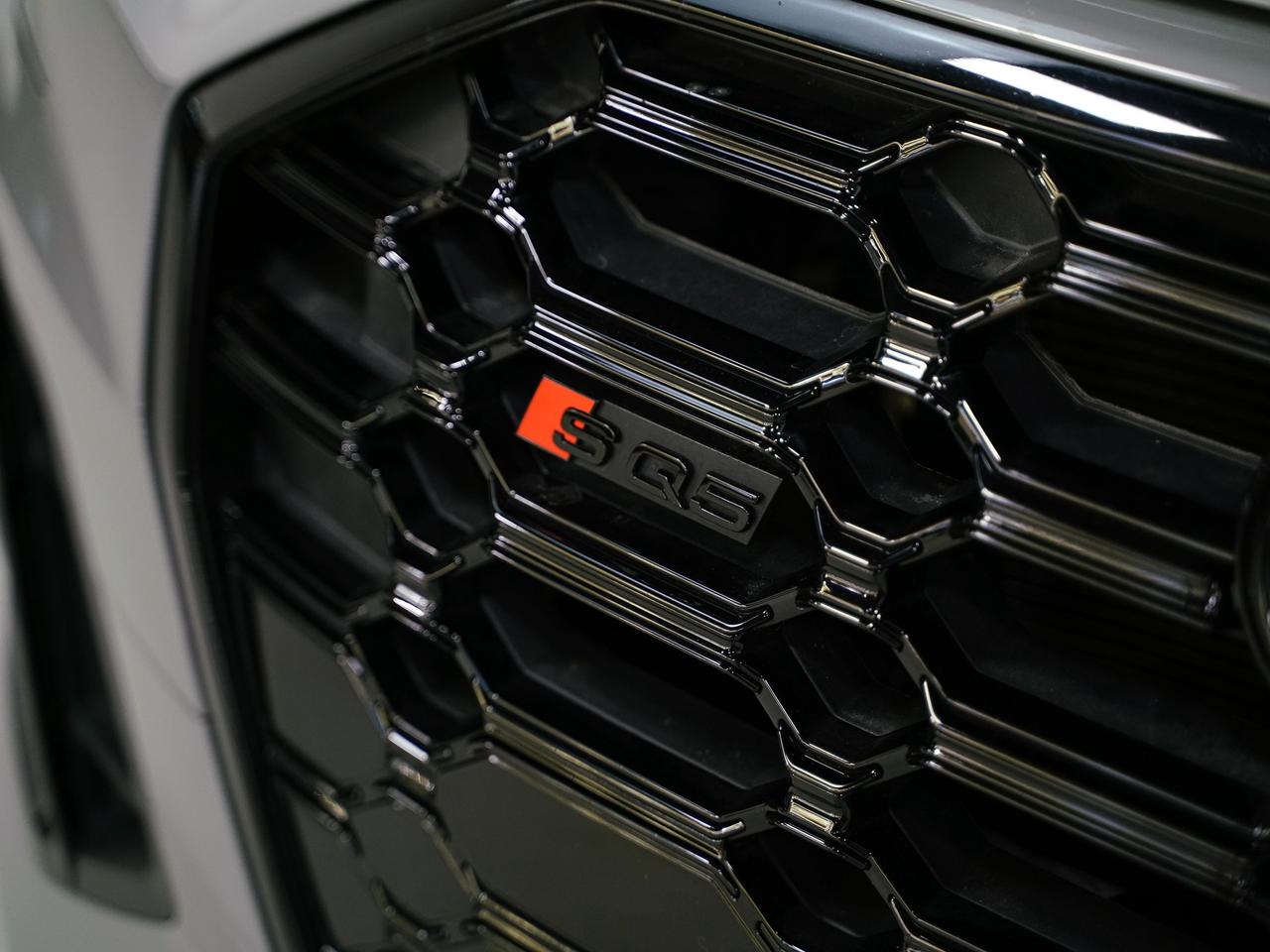 2022 Audi SQ5 Sportback TECHNIK | S-LINE | CARBON TRIM | HUD | CARPLAY Photo