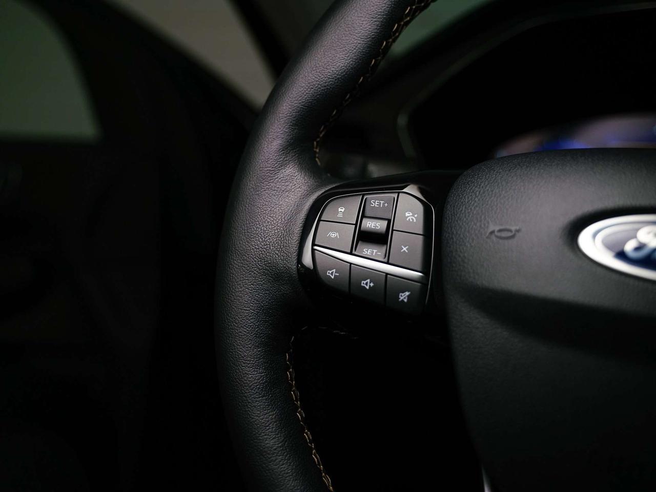 2021 Ford Escape TITANIUM ELITE | HUD | PANO | B&O Photo