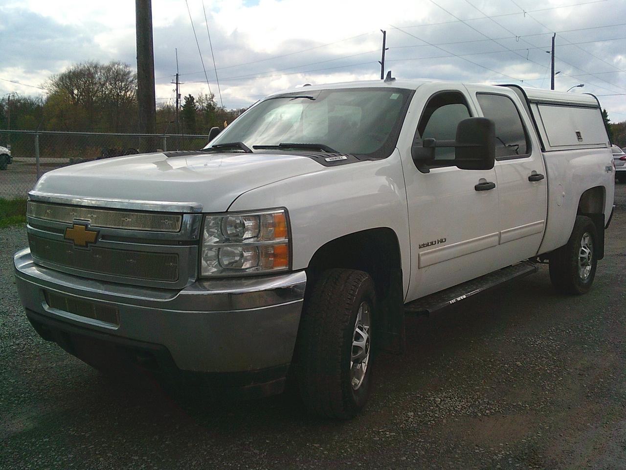 2014 Chevrolet Silverado 2500 HD 4WD Crew Cab  LT Photo