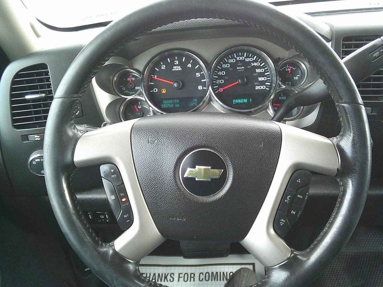 2014 Chevrolet Silverado 2500 HD 4WD Crew Cab  LT Photo