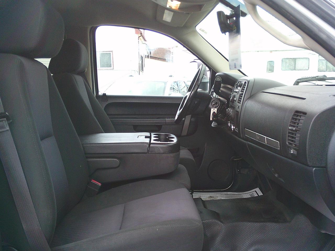 2014 Chevrolet Silverado 2500 HD 4WD Crew Cab  LT Photo
