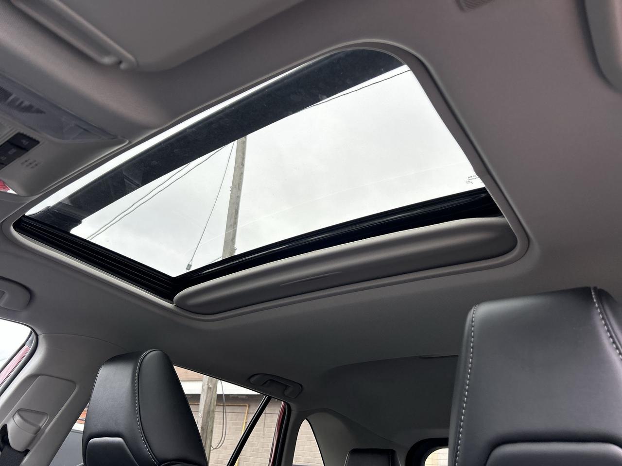 2024 Toyota RAV4 HYBRID LIMITED AWD | LEATHER | SUNROOF | CARPLAY Photo