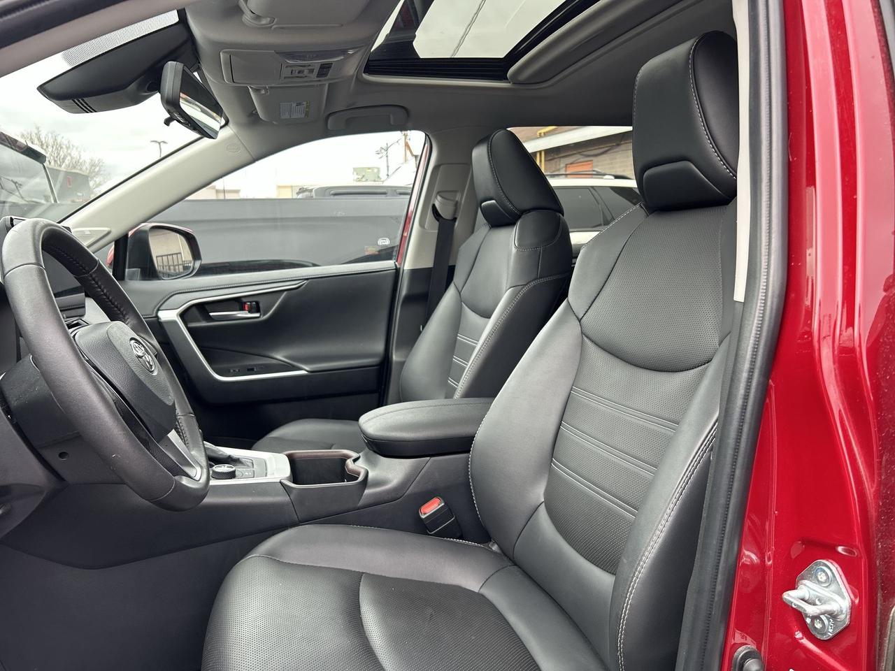 2024 Toyota RAV4 HYBRID LIMITED AWD | LEATHER | SUNROOF | CARPLAY Photo