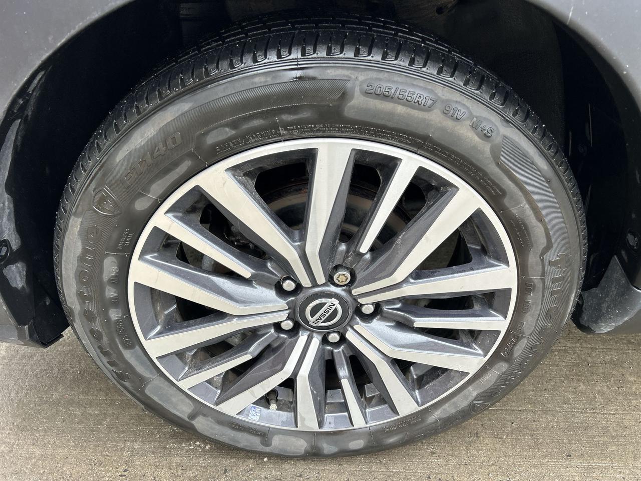 2021 Nissan Kicks SV | ONLY 68,000KMS | HTD SEATS | CARPLAY | ALLOYS Photo
