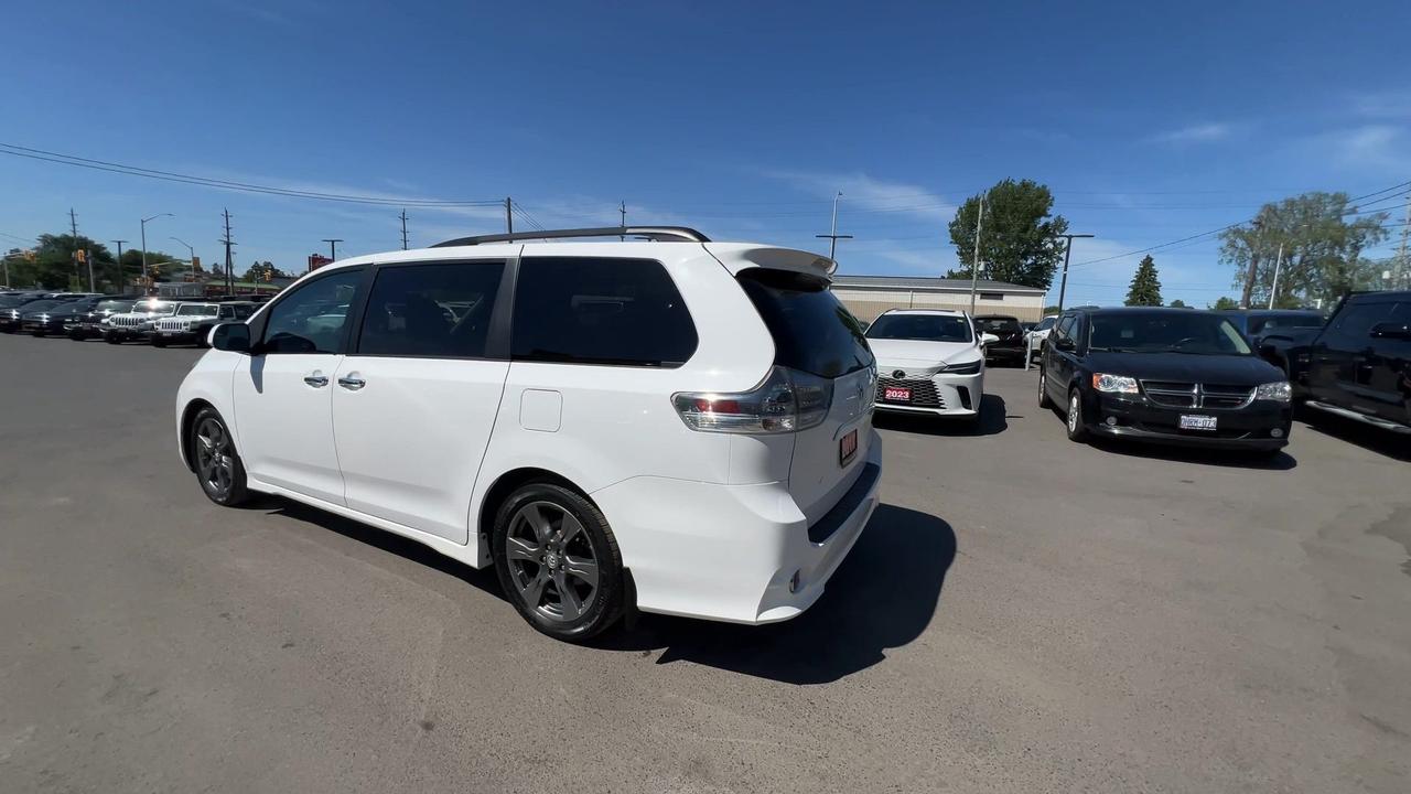 2017 Toyota Sienna SE | 8-PASS | HTD LEATHER |ALLOYS | REAR CAM | A/C Photo